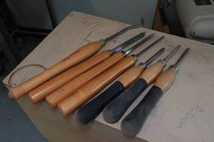 lot 75 image: 7 Wood Lathe Chisels
