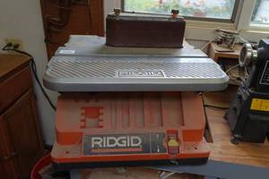 lot 12 image: Ridgid Belt Sander