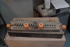 lot 96 image: Craftsman Dovetail Fixture