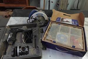 lot 124 image: Assorted Tools - Circular Saw, Rotozip