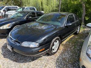 lot 13 image: 1998 Chevrolet Monte Carlo LS