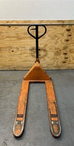 lot 121 image: Pallet Jack