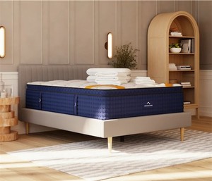 lot 10 image: Dreamcloud 14 Queen Mattress