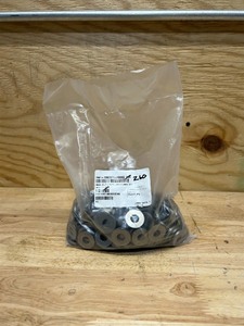 lot 49 image: Flat silver washers