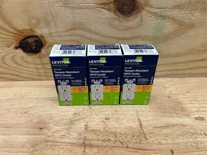 lot 153 image: Leviton Lot of 3- SmartlockPro 15 amps 125 V Duplex Ivory GFCI Outlet 5-15R