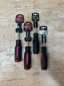 lot 162 image: PRO GRADE, PLYMOUTH FORGE Nut Driver, Screwdriver lot of 4