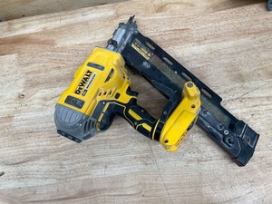 lot 172 image: DEWALT - Lot of 2 - Framing Nailer and Circular Saw(Non Working)