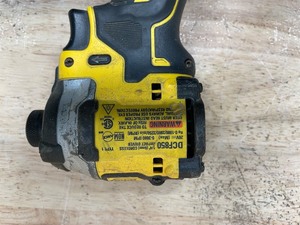 lot 174 image: DEWALT - Lot of 2 - Impact Driver and Oscillating Multi Tool (Non Working)