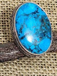 lot 115 image: Bold Chunky Sterling Silver Turquoise Ring  Sz 9