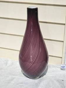 lot 164 image: Vinci MCM Dcor Glass Brown Peppermint Swirl