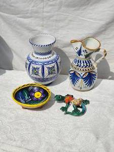 lot 207 image: Vintage Talavera Painted Spanish Pottery