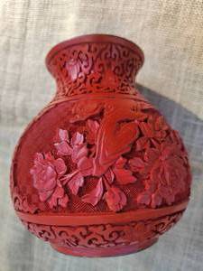 lot 200 image: Carved Imari Red Cinnebar Vase