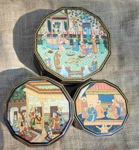 lot 201 image: Asian Lacquerware Nesting Box
