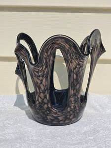 lot 182 image: Striking Studio Art  Glass Centerpiece - Black  Bronze Flow