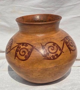lot 184 image: Vintage Fine Art Maricopa Pottery Jar