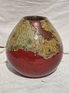 lot 186 image: Gorgeous Studio Art Ceramic Vase -  Earthy Red Glaze with Metal Lining