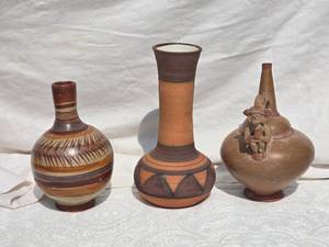 lot 187 image: American Indigenous Studio Art Pottery Collection - (3)