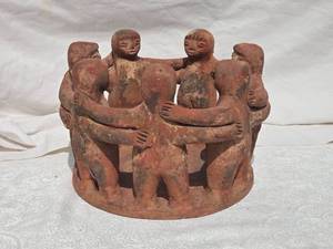 lot 189 image: Charming Vintage Mexican Terra Cotta  Sculpture - Circle of Friends