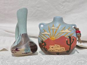 lot 305 image: Southwestern Indigenous Studio Art Pottery Pair - Handpainted Pueblo Vases