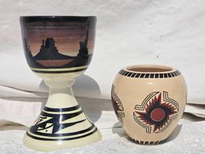 lot 306 image: Southwestern Indigenous Studio Art Pottery Pair - Glazed