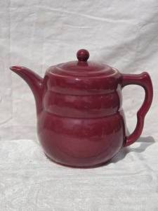 lot 285 image: Cool Mid-Century Modern Studio Art Ceramic Teapot - Hall - Red