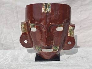 lot 288 image: Incredible Mayan Fine Art Gemstone Mask