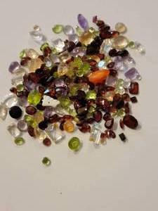 lot 98 image: Loose Cut Gemstone Collection