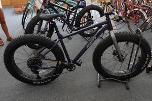 lot 312 image: Reid Ares Fat Tire Bike