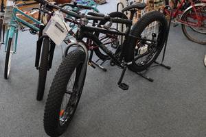 lot 311 image: Reid Hercules Fat Tire Bike