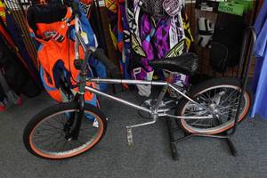 lot 517 image: Vintage Schwinn Predator BMX Bike