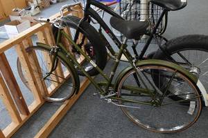 lot 319 image: Vintage Raleigh Bike