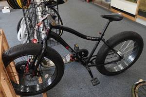 lot 318 image: Sun Spider Fat Tire Bike