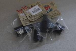 lot 535 image: 4 Nub Hub Bottle Opener for Handlebars