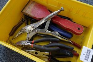 lot 600 image: Assorted Tools - Pliers, Scraper