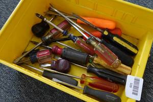 lot 601 image: Assorted Screwdrivers