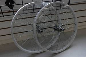lot 605 image: Wheel Set