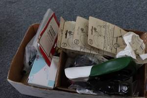 lot 723 image: Assorted Bike Parts - Seat, Mirrors
