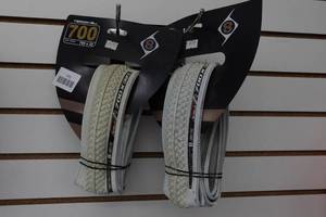 lot 771 image: 2 700x32 Bike Tires