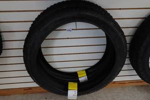 lot 784 image: 2 Bike Tires - 26x4.0