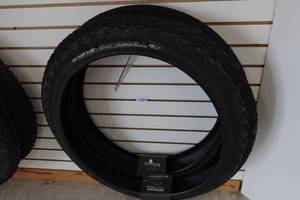 lot 785 image: 2 Fat Bike Tires - 26x4.0