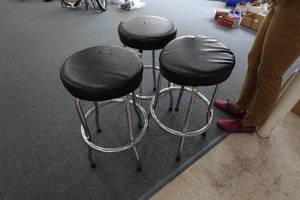 lot 802 image: 3 Bar Stools