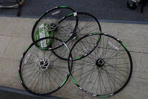 lot 970 image: 4 Bike Wheels