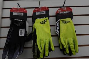 lot 905 image: 5 Pairs of Racing Gloves - Sizes 11, 12, & 13