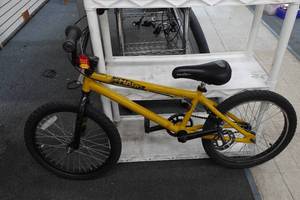 lot 613 image: Haro Backtrail X-01 BMX Bike