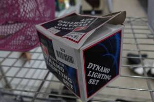 lot 932 image: Dynamo Lighting Set