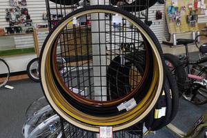 lot 939G image: 10 Tires - 700x23C