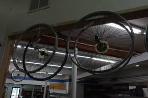 lot 952 image: Bike Wheels