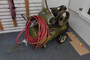 lot 617 image: Doerr Air Compressor