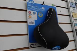 lot 730 image: Cruiser Bike Seat