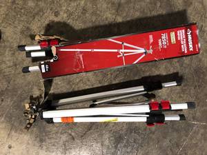 lot 55 image: Lot of  Husky Metal Pulsating Sprinkler with Tripod    Customer Returns See Pictures